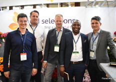 Arjan van der Plas and Martijn Bouwman (two on the left), visited United Selections and had a chat with Peter Schrama, Elvis Musyoka and Jelle Posthumus